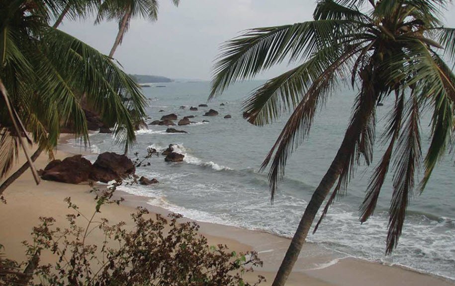 Adikadalayi Beach, Kannur, Kerala - Vushii.com